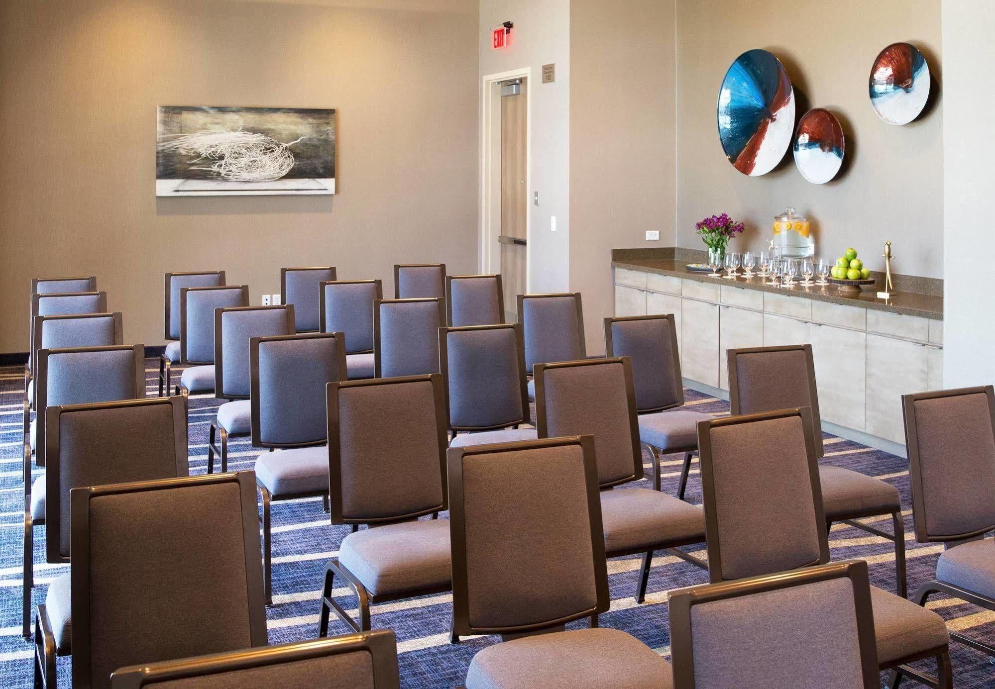 Courtyard By Marriott Downtown Hotel Phoenix