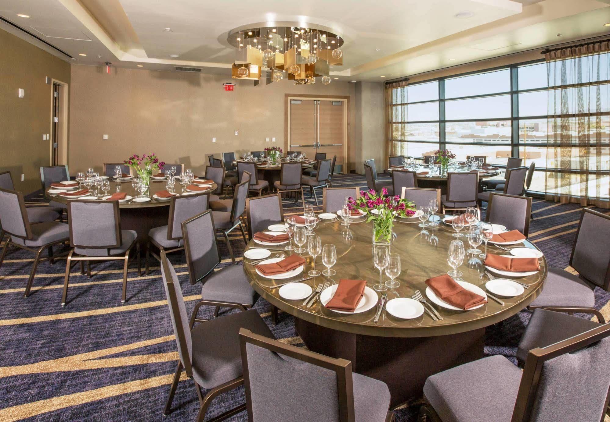 Courtyard By Marriott Downtown Hotel 3*