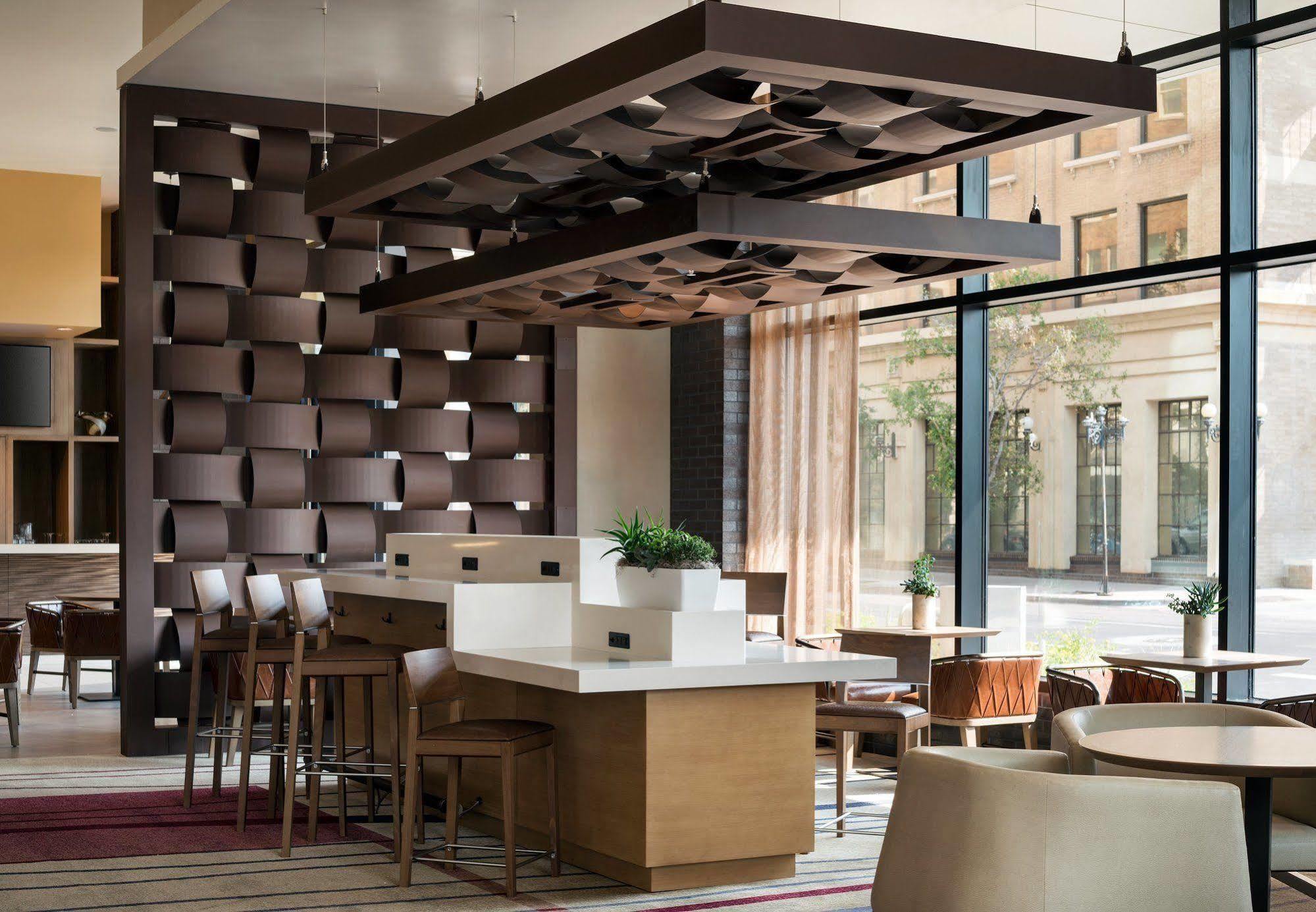 Courtyard By Marriott Downtown Hotel