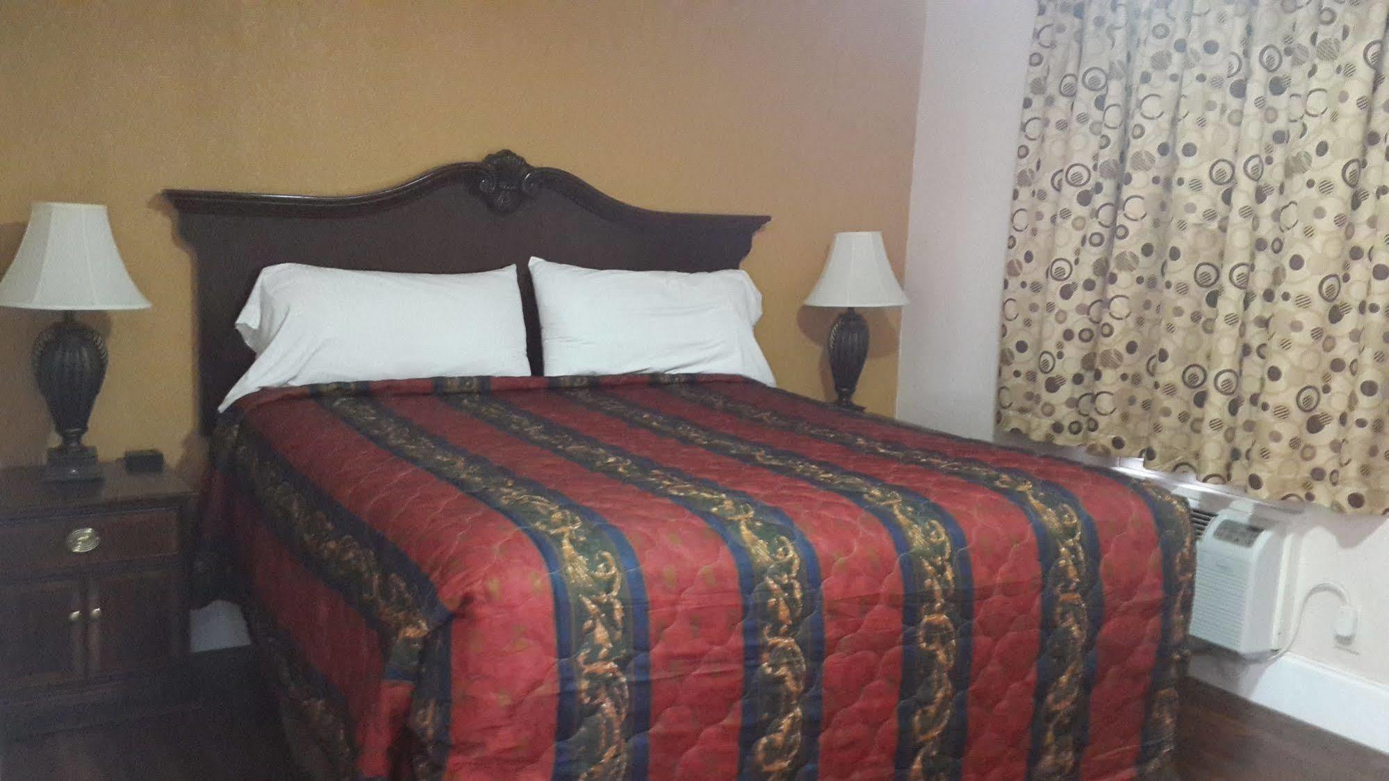 American Regency Motel 2*