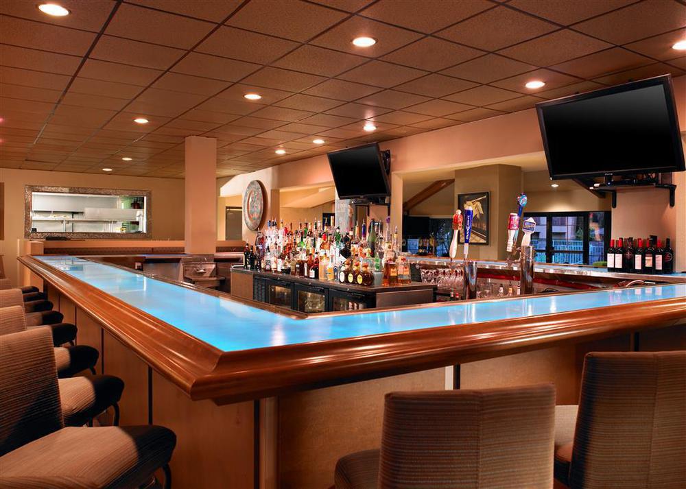 Four Points By Sheraton Airport Hotel 3*