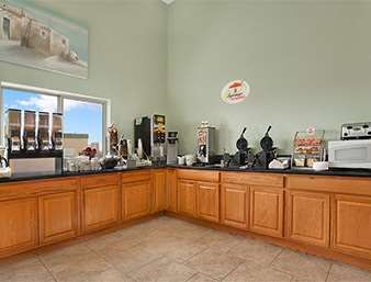Super 8 By Wyndham Hotel 2*