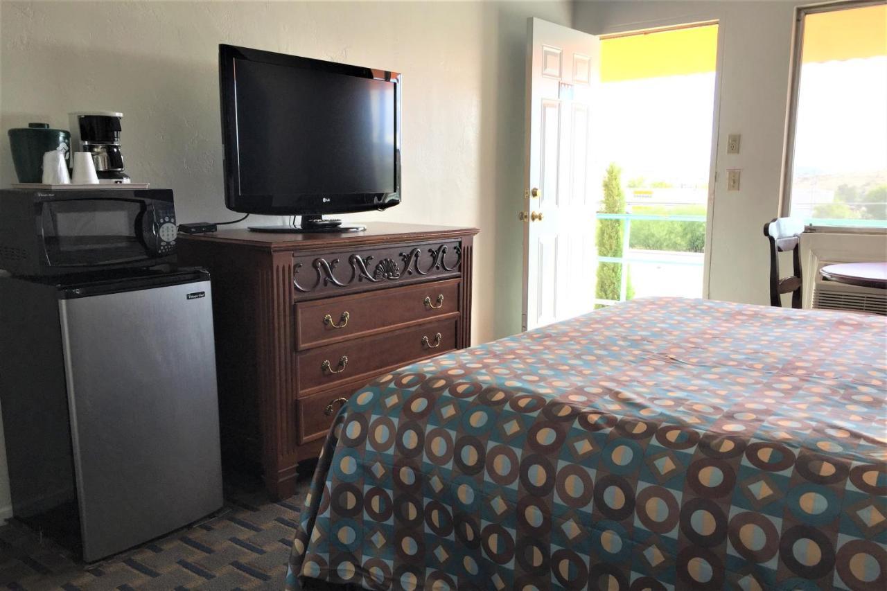 Ramblin Rose Motel *