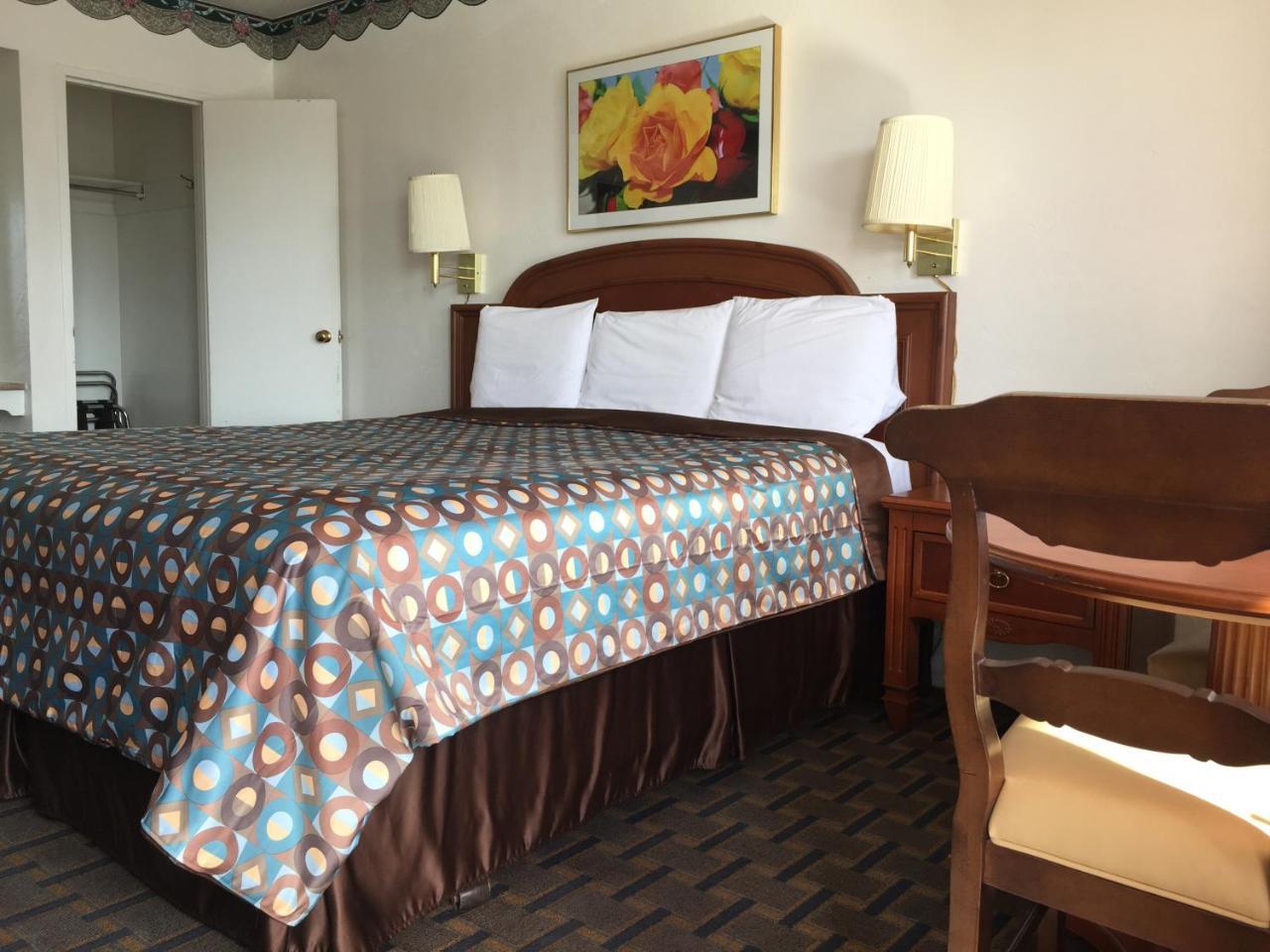 Ramblin Rose Motel *