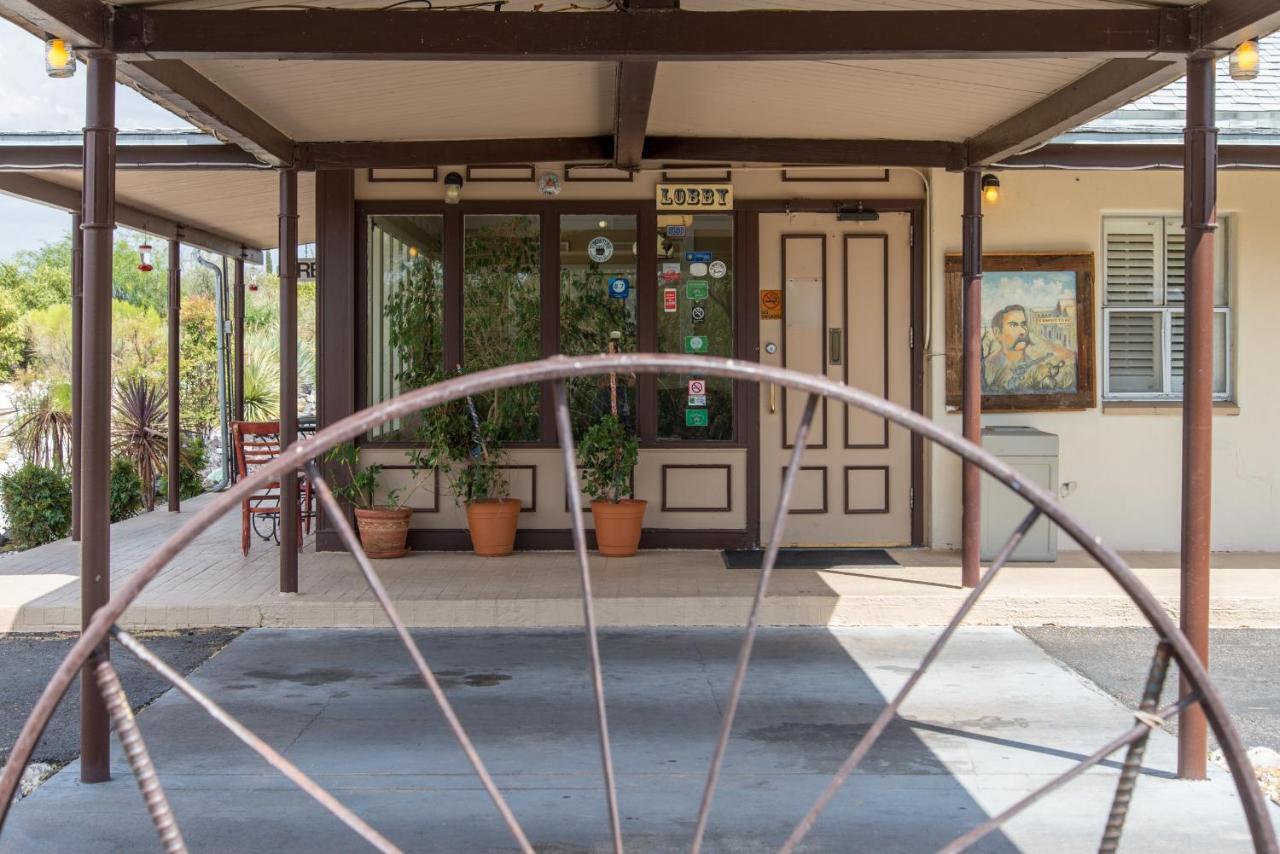 Landmark Lookout Hotel 4*