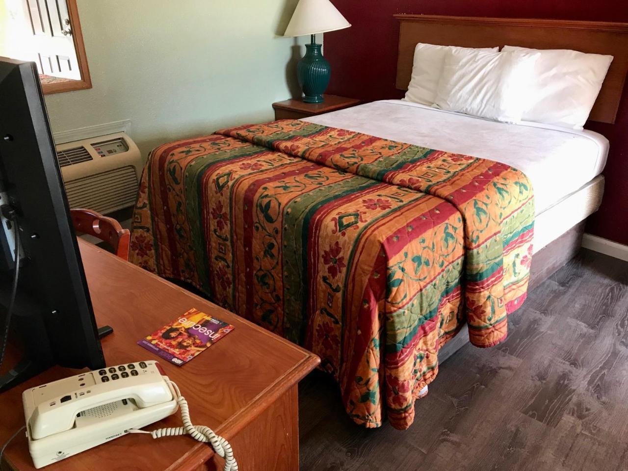 Hotel El Rancho 2*