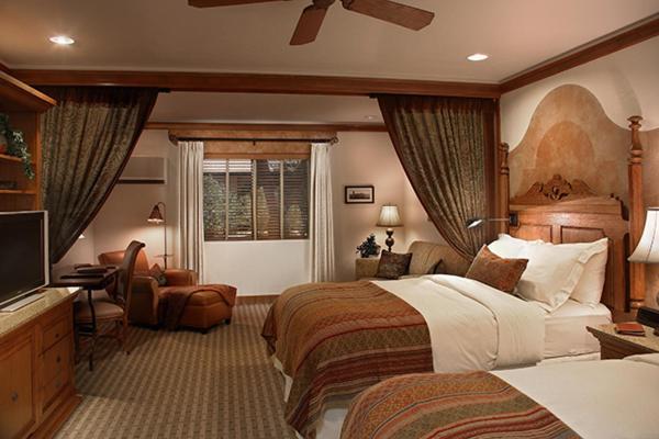 Resort Canyon Ranch 4*