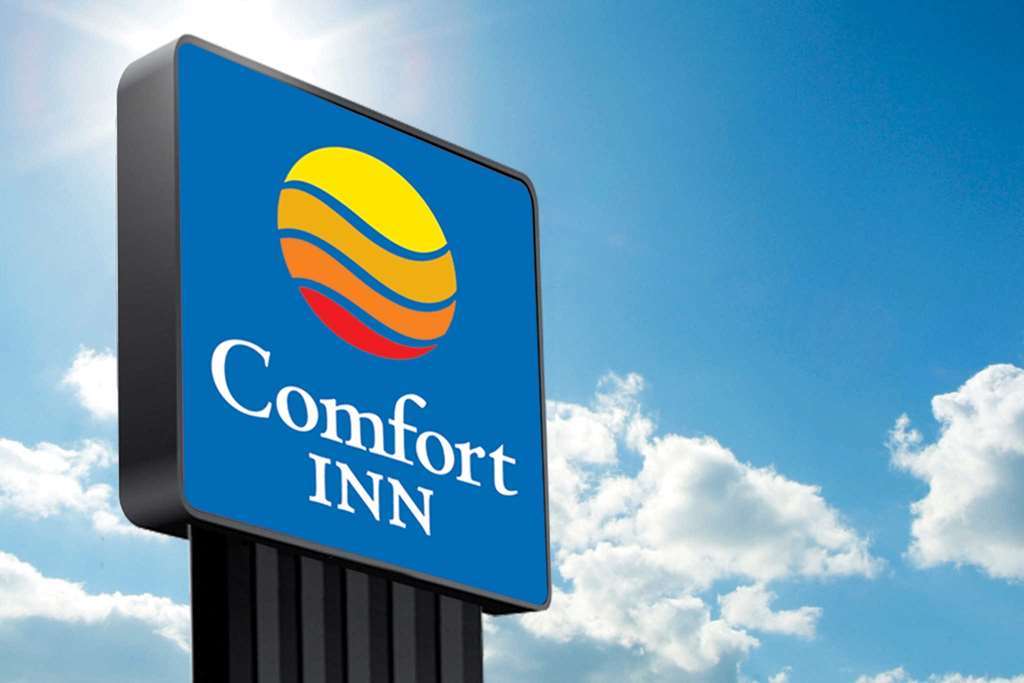 Comfort & Pinetop Show Hotel Lakeside