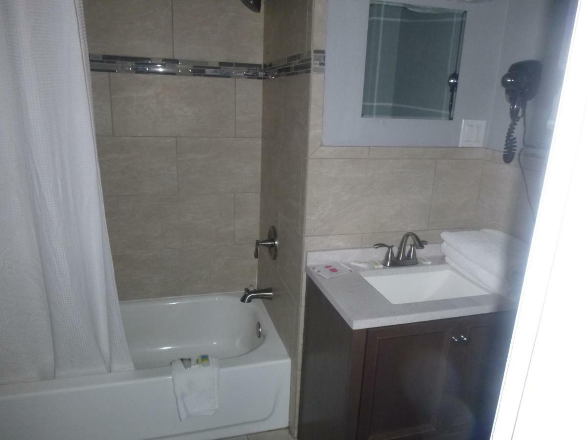 Sierra Motel 2*