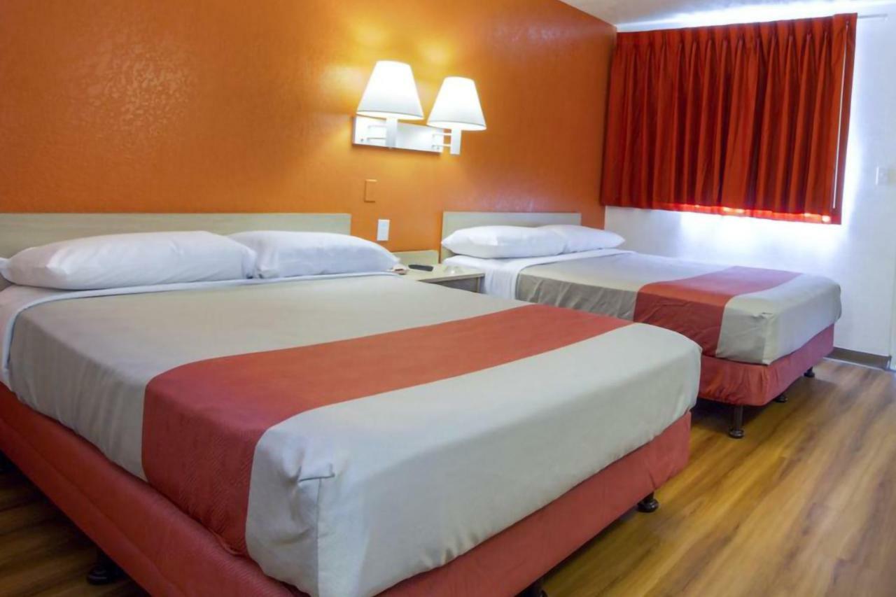 Phoenix Inn