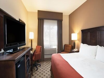 Express Show By Ihg Hotel 2*
