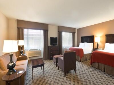 Express Show By Ihg Hotel 2*