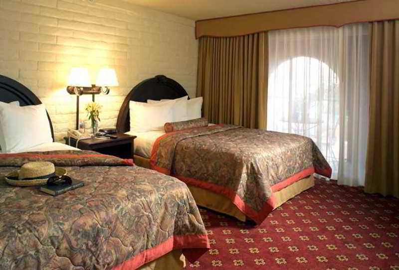 Doubletree By Hilton Tucson-williams Center 4*