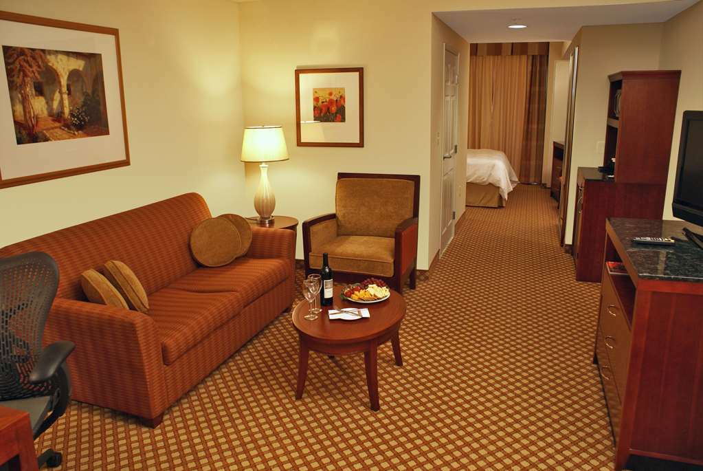 Hilton Garden Airport Hotel