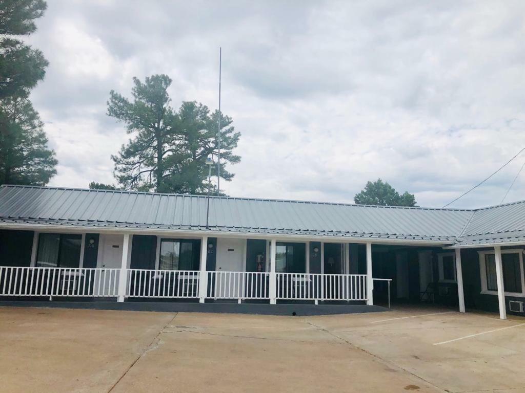 Kiva Motel Show Low