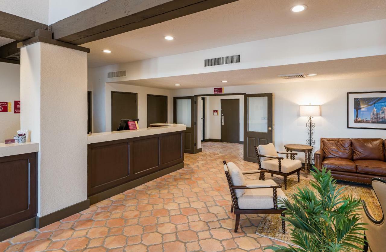 Lux Hotel 2*