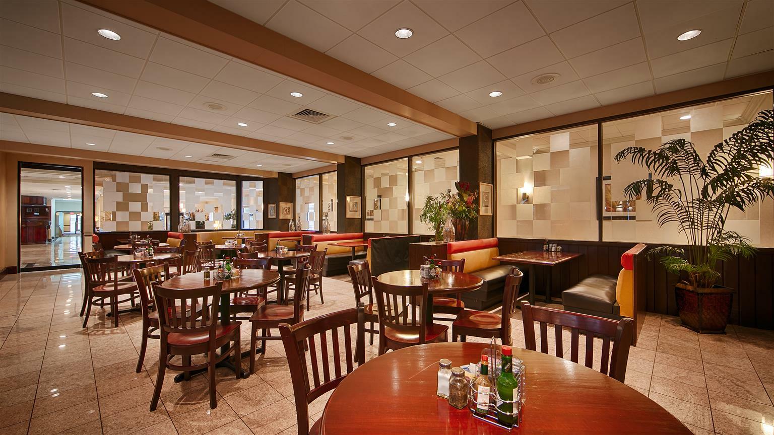 Hotel Wyndham Airport & Conference Center Tucson