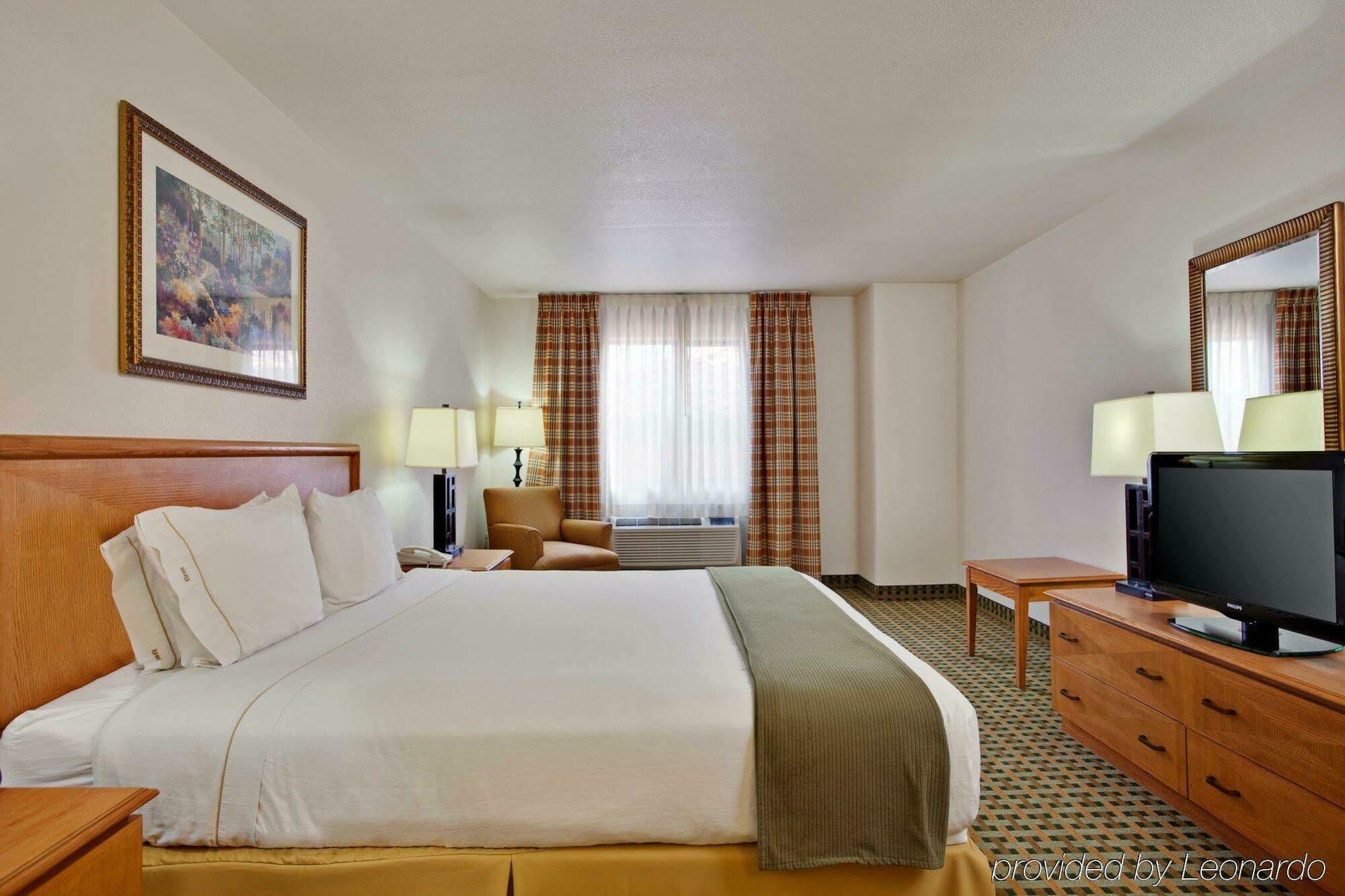 Express By Ihg Hotel