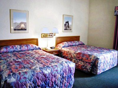 Western View Of Powell Hotel 3*
