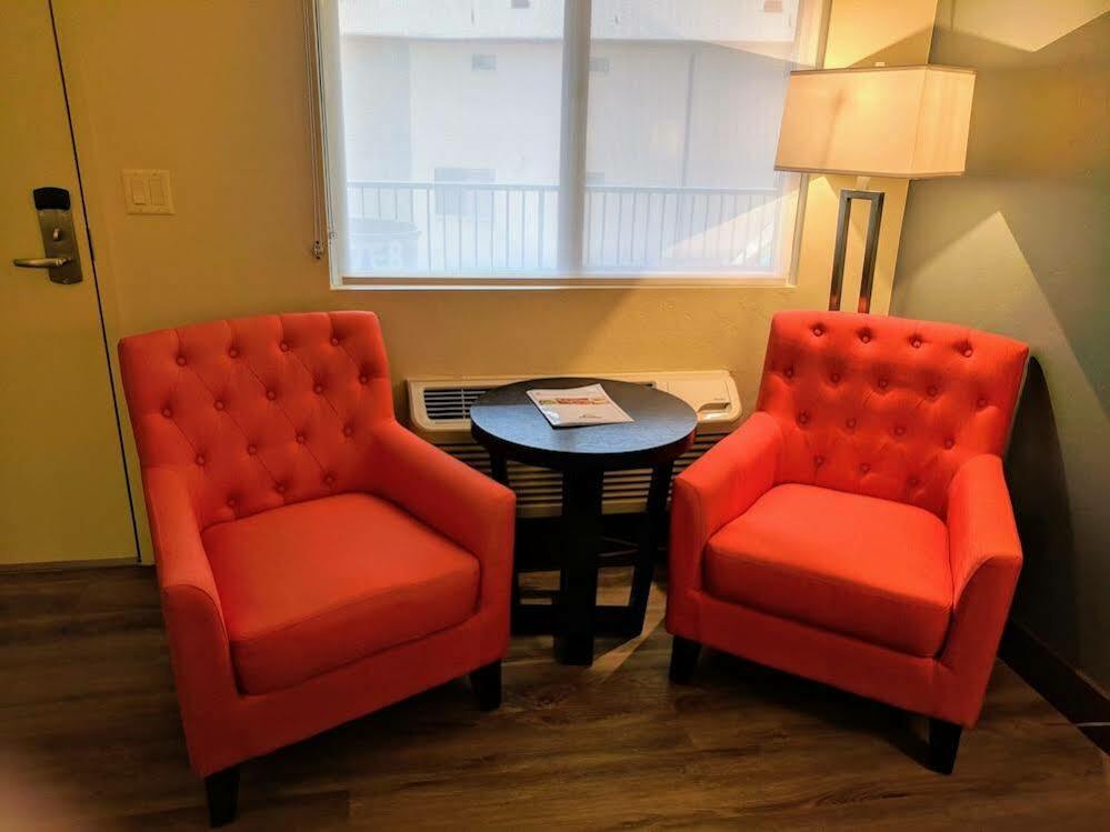 Days By Wyndham Hotel 2*