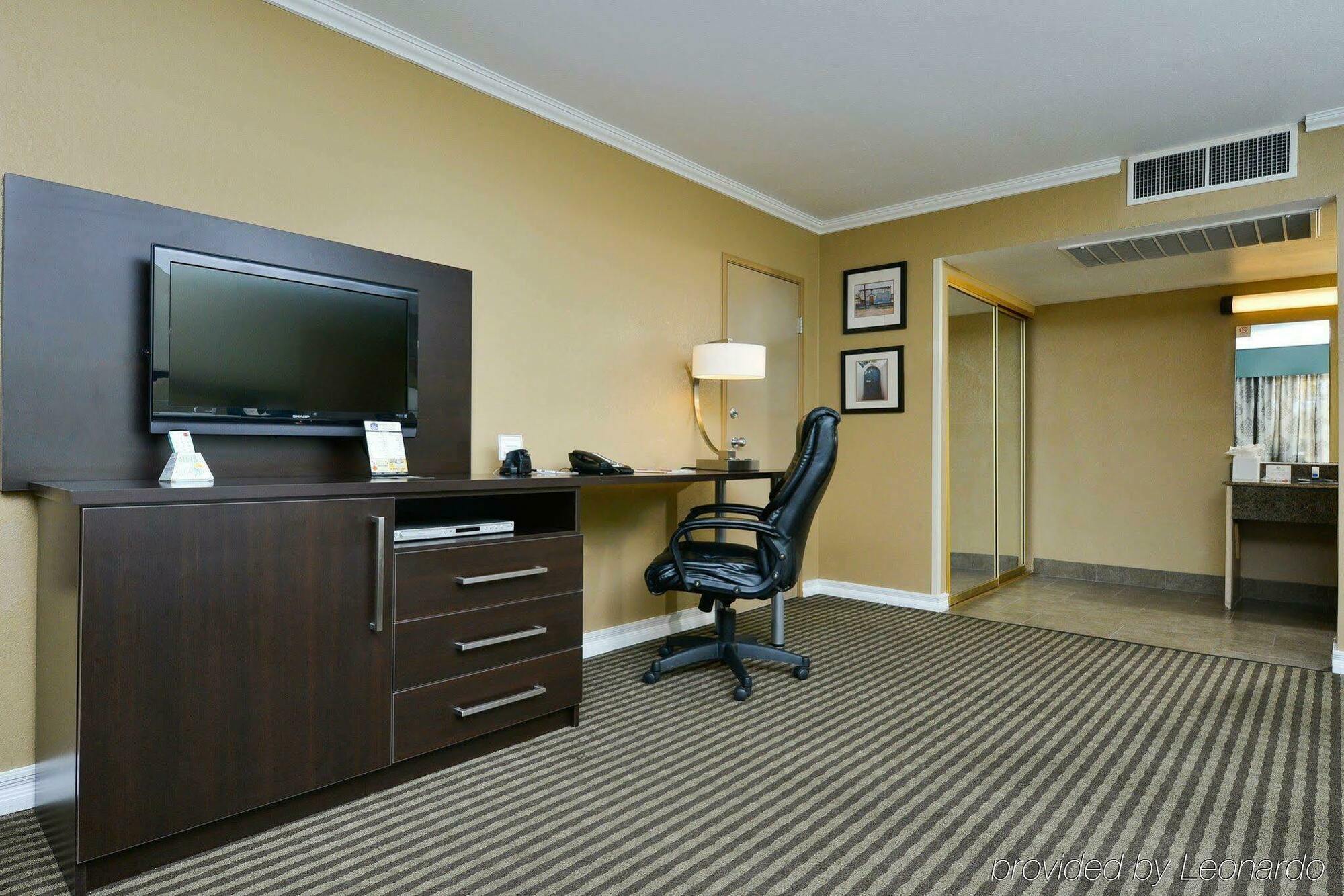 Western Royal Sun & 3* Tucson