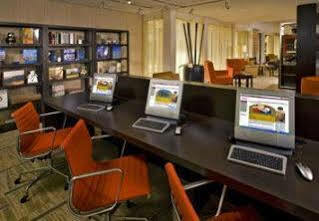 Courtyard Phoenix Chandler/fashion Center Hotel 3*