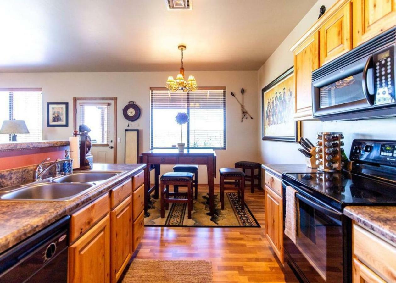Elegant With Wonderful Views Near Fh Show Low
