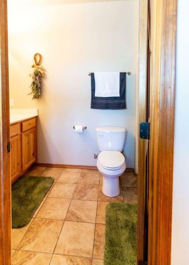 Elegant With Wonderful Views Near Fh