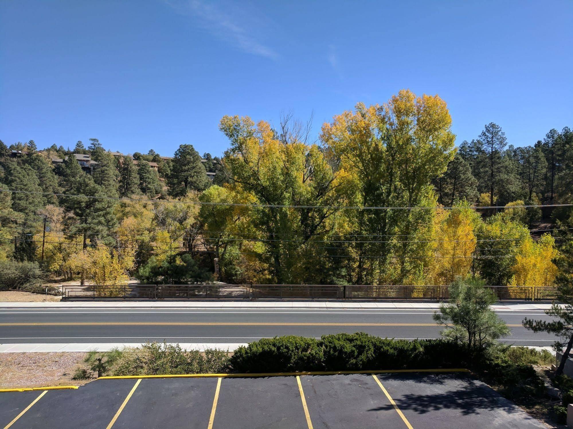 Days By Wyndham Hotel