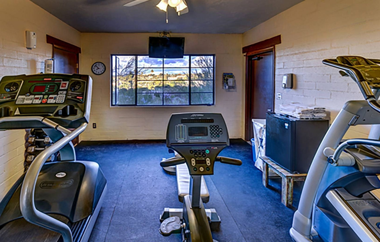 Hacienda Del Sol Guest Ranch