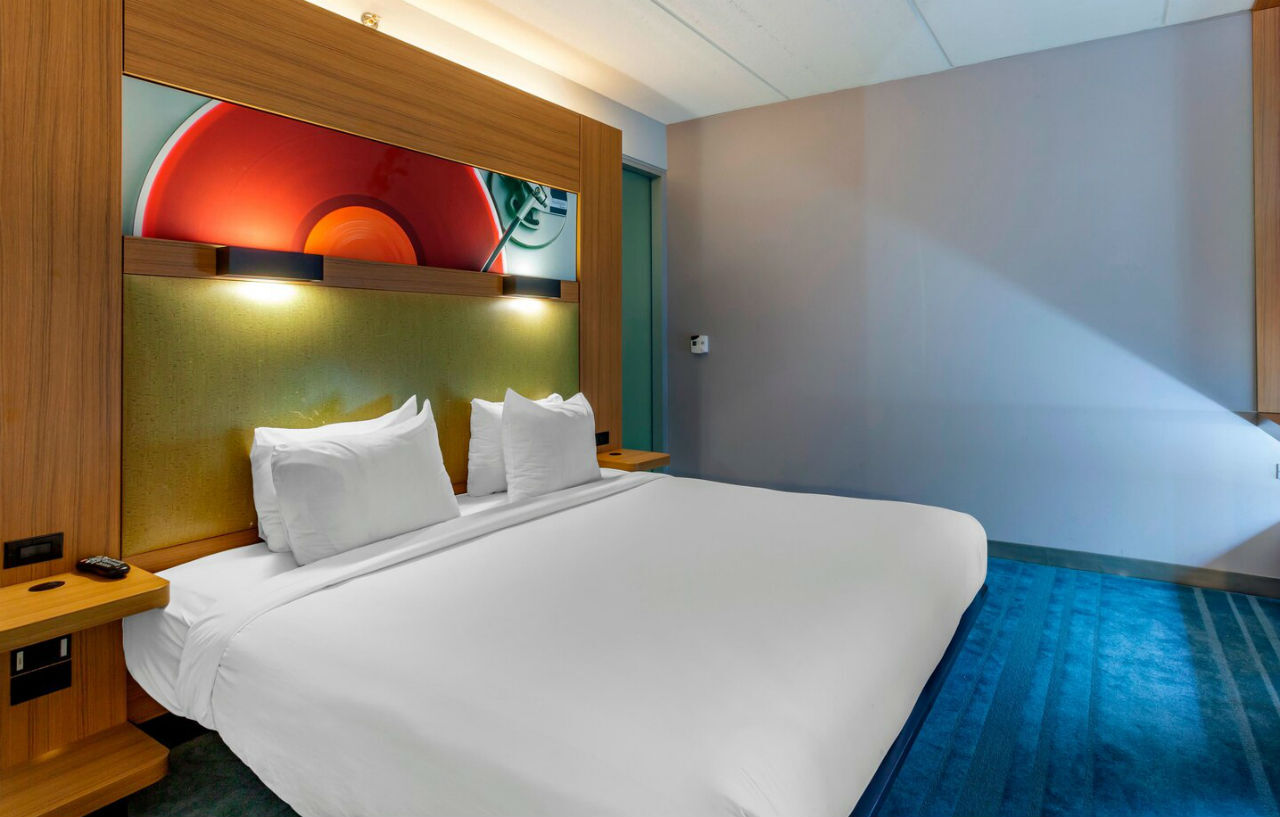 Aloft Hotel 3*