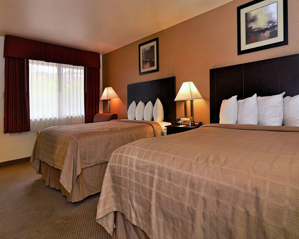 Western Copper Hills Hotel 3*