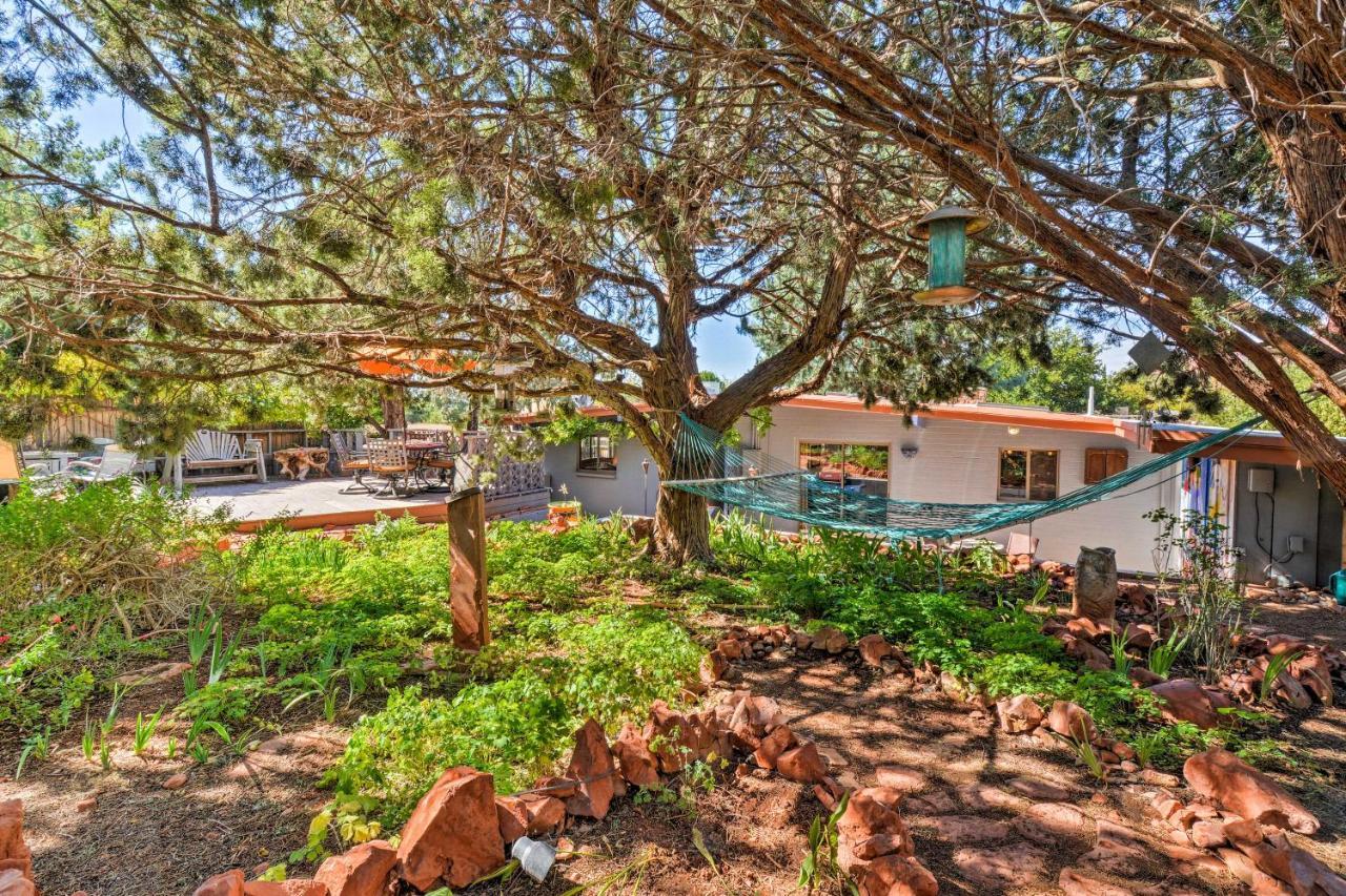 Peaceful Getaway With Patio, Grill And Views! Holiday home