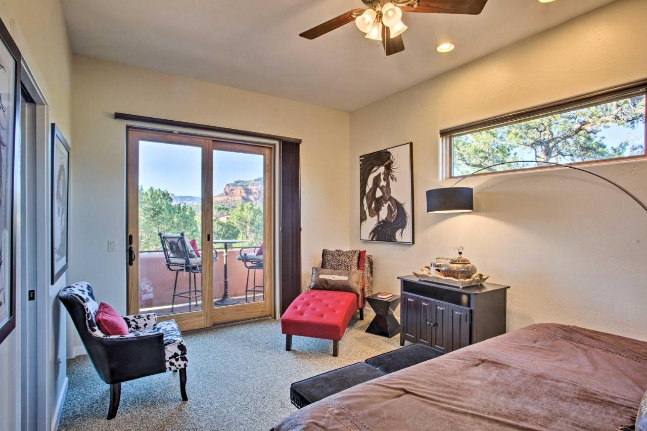 West House With Furnished Patio And Views! Holiday home