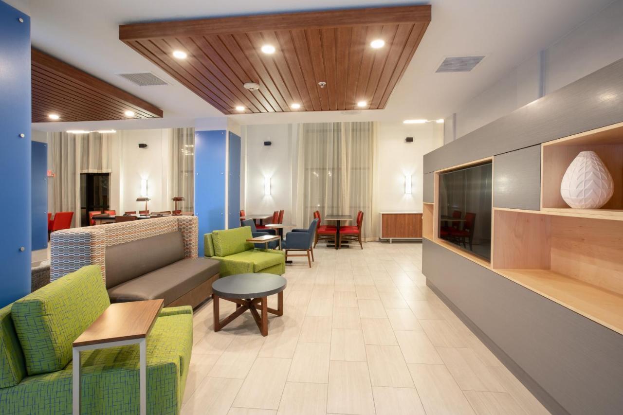 Express & Phoenix Dist By Ihg 3* Glendale