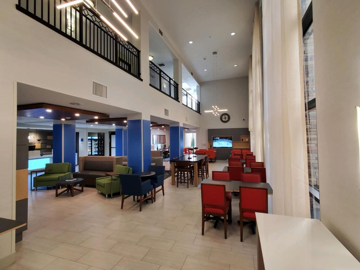 Express & Phoenix Dist By Ihg Hotel 3*