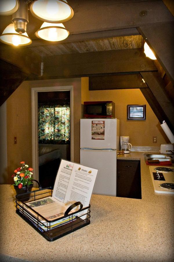 Hotel Cabins On Strawberry Hill
