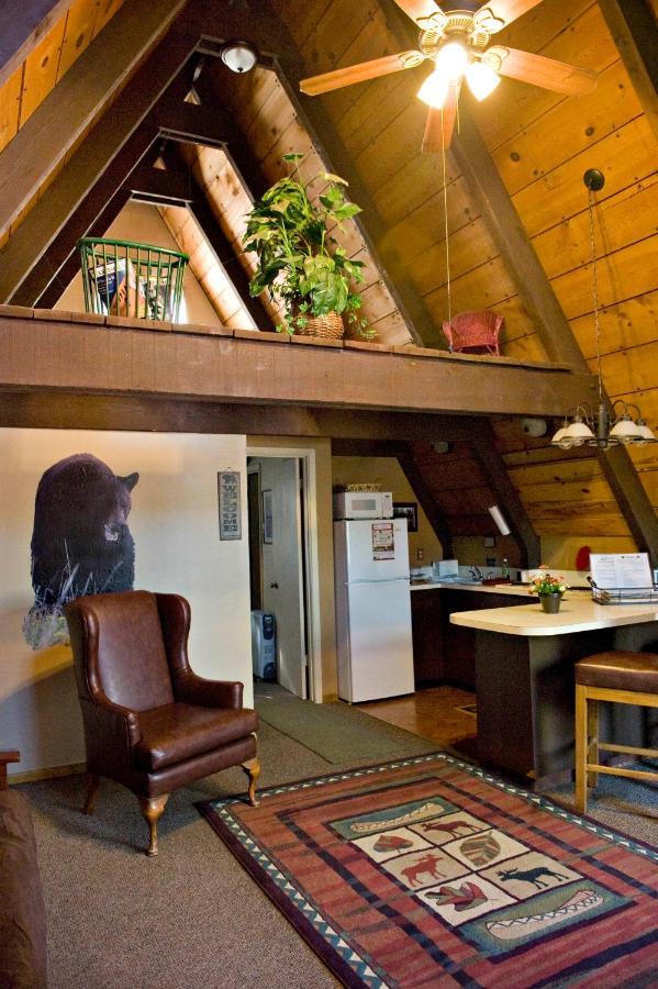 Hotel Cabins On Strawberry Hill *