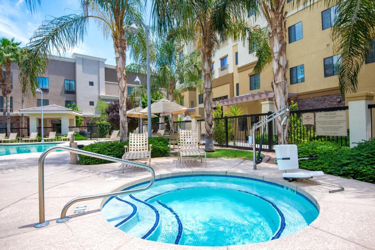 Express & Phoenix Dist By Ihg Hotel Glendale