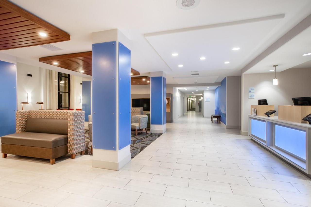 Express & Phoenix Dist By Ihg