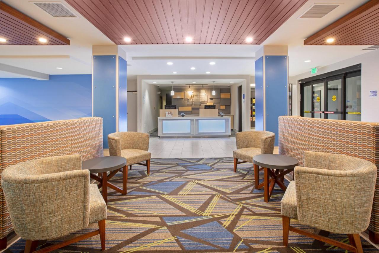 Express & Phoenix Dist By Ihg Hotel 3*