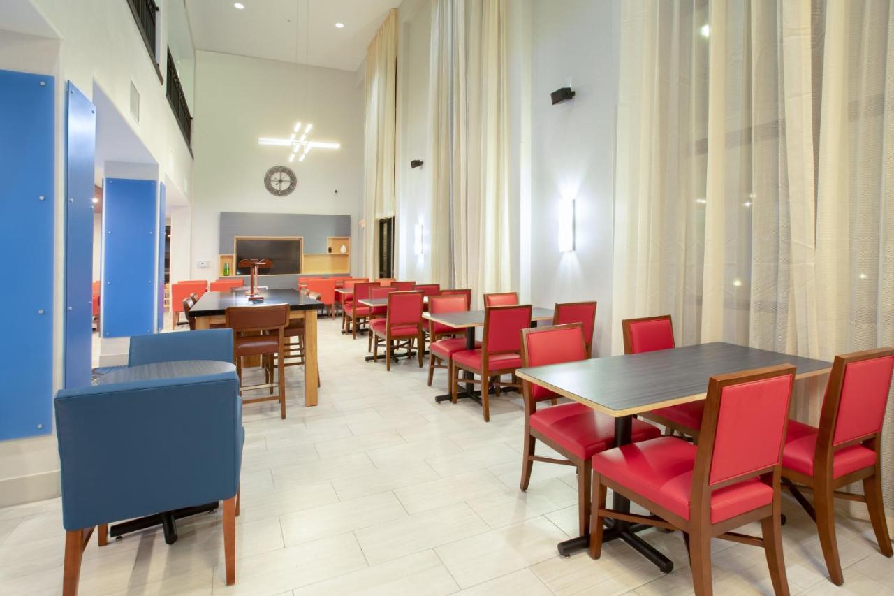 Express & Phoenix Dist By Ihg