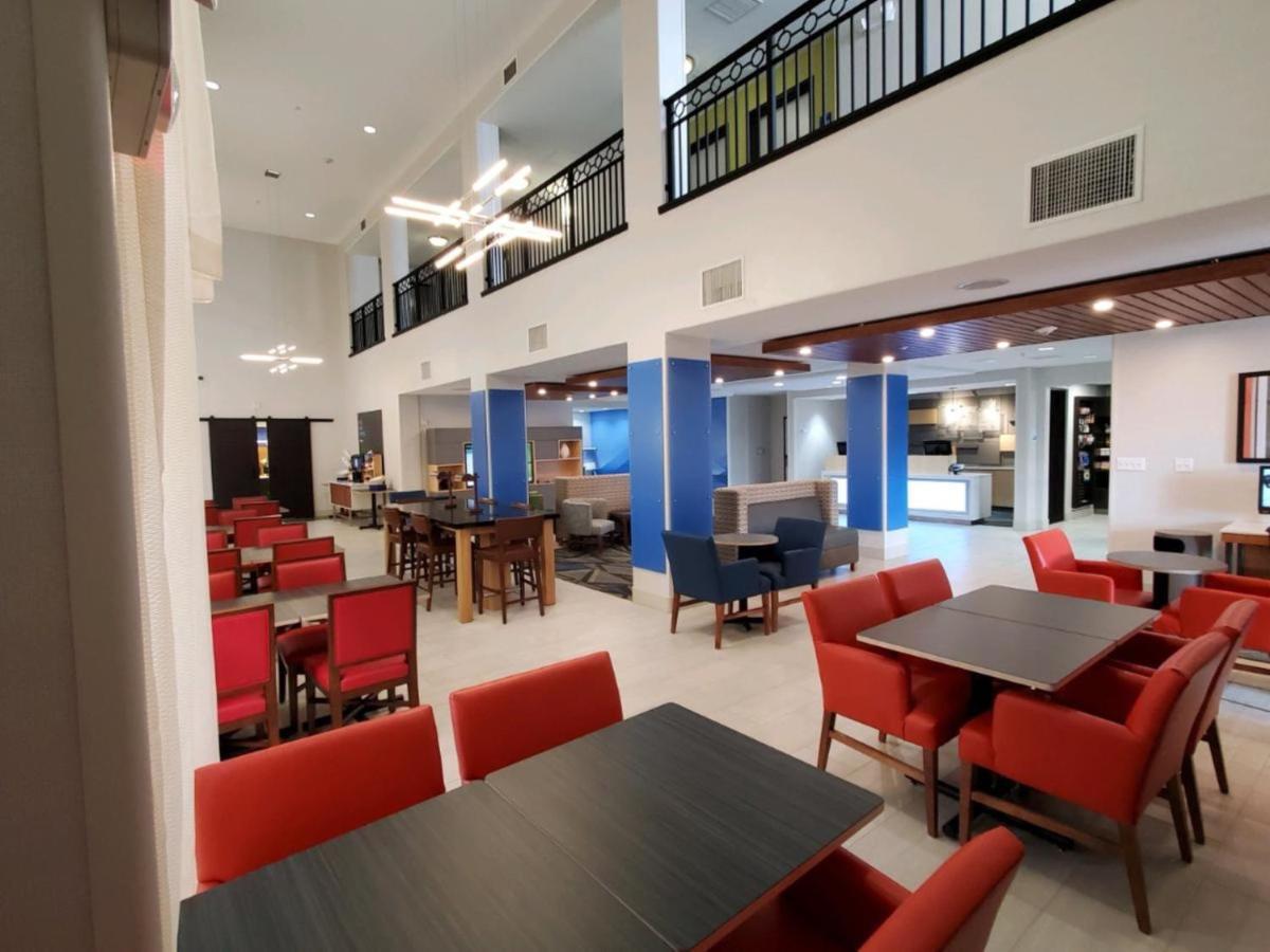 Express & Phoenix Dist By Ihg