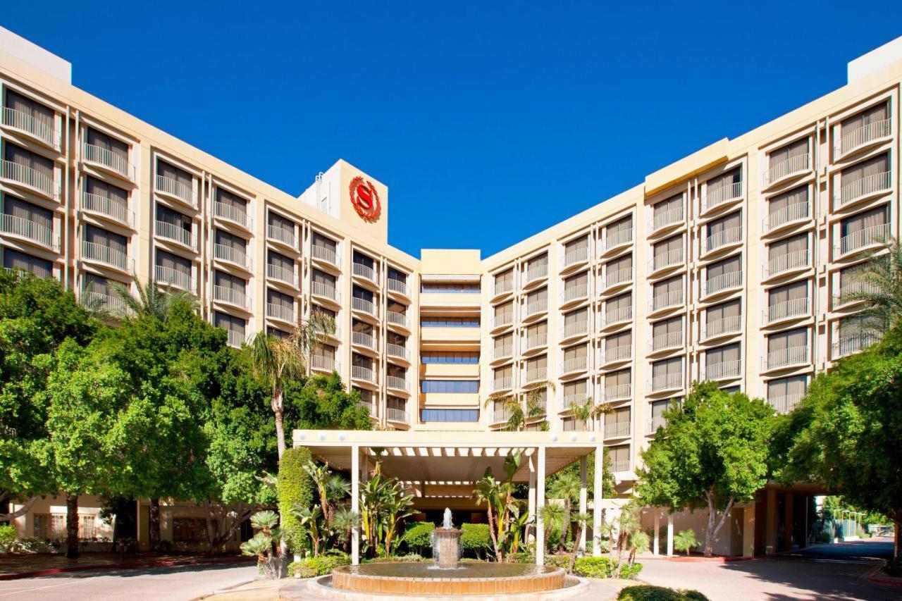 Sheraton Crescent 3* Phoenix