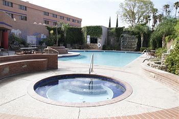 Ramada By Wyndham Viscount East Hotel