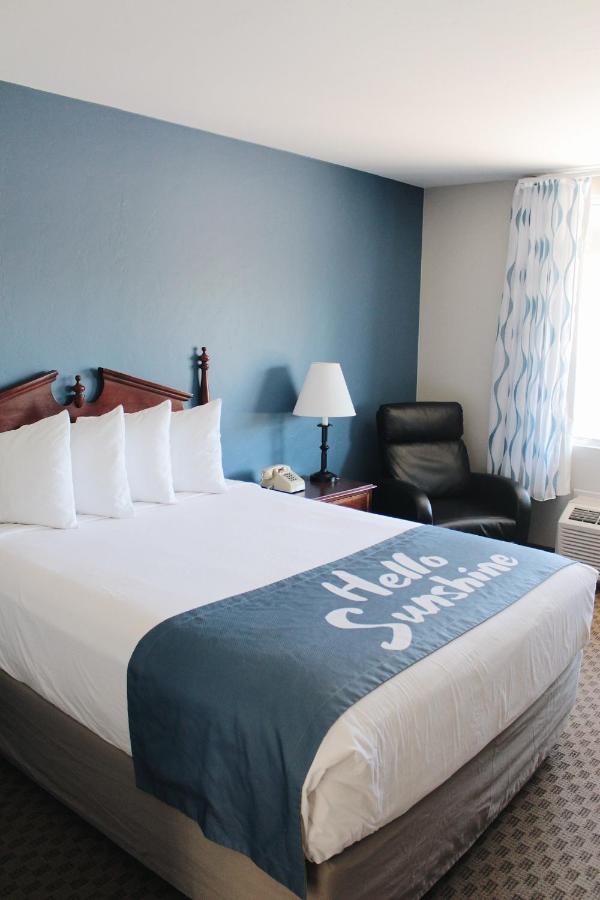 Hotel Days By Wyndham Show Show Low