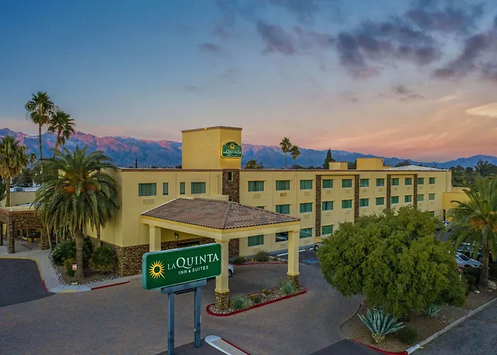 La Quinta Inn & Suites by Wyndham Tucson - Reid Park