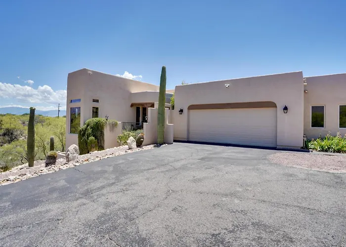 Updated Tucson Home With Panoramic Mtn Views And Pool!