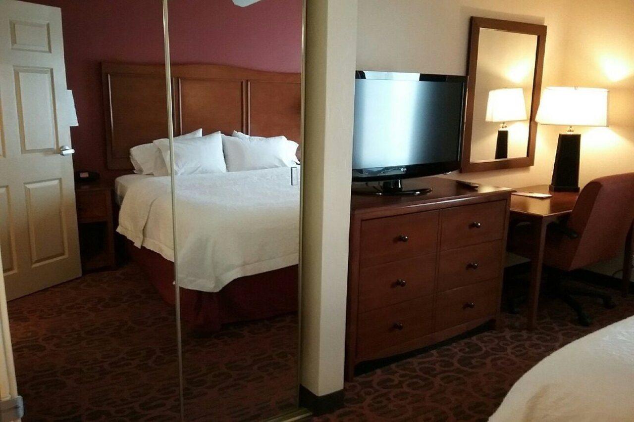 Hampton & Mall Hotel 3*