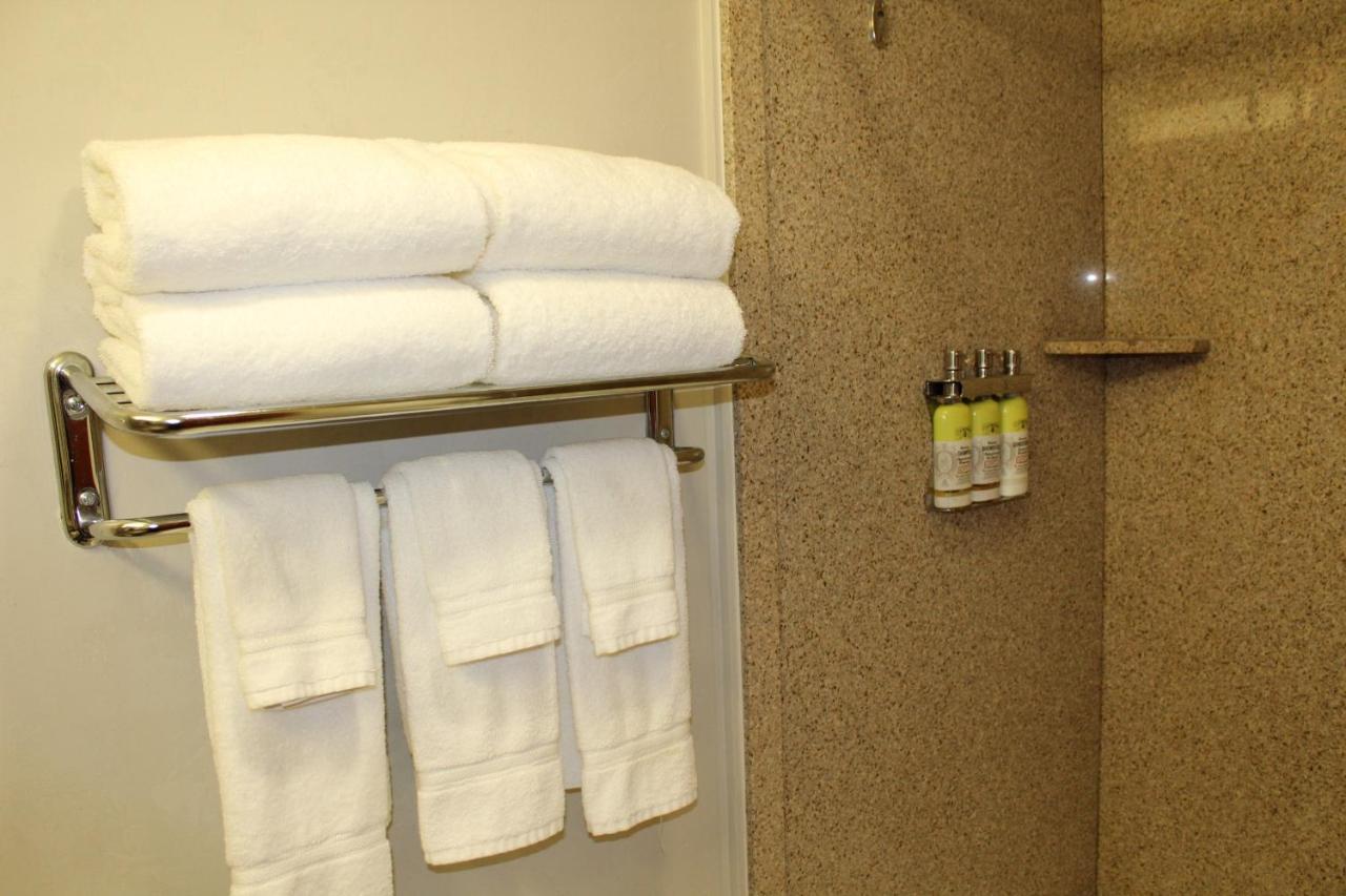 Express & Mall By Ihg Hotel